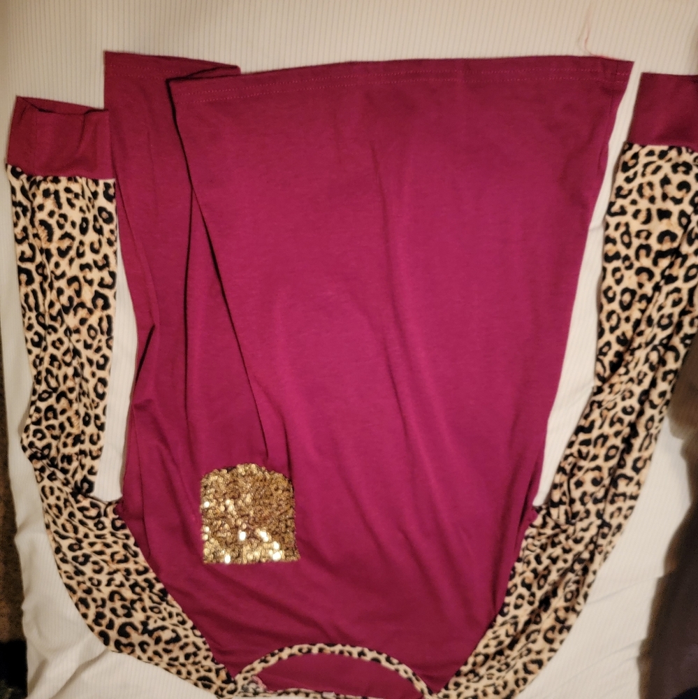 Xl Burgundy Leopard Sleeve Raglan